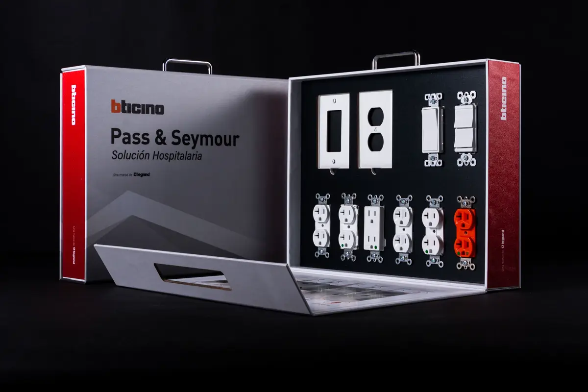 Sales kit de Bticino con muestrario de soluciones hospitalarias